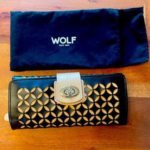 Wolf Jewlery holder